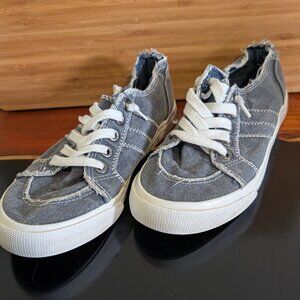 POP Denim Distressed Sneaker Shoes No Size Tag Approx Size 8